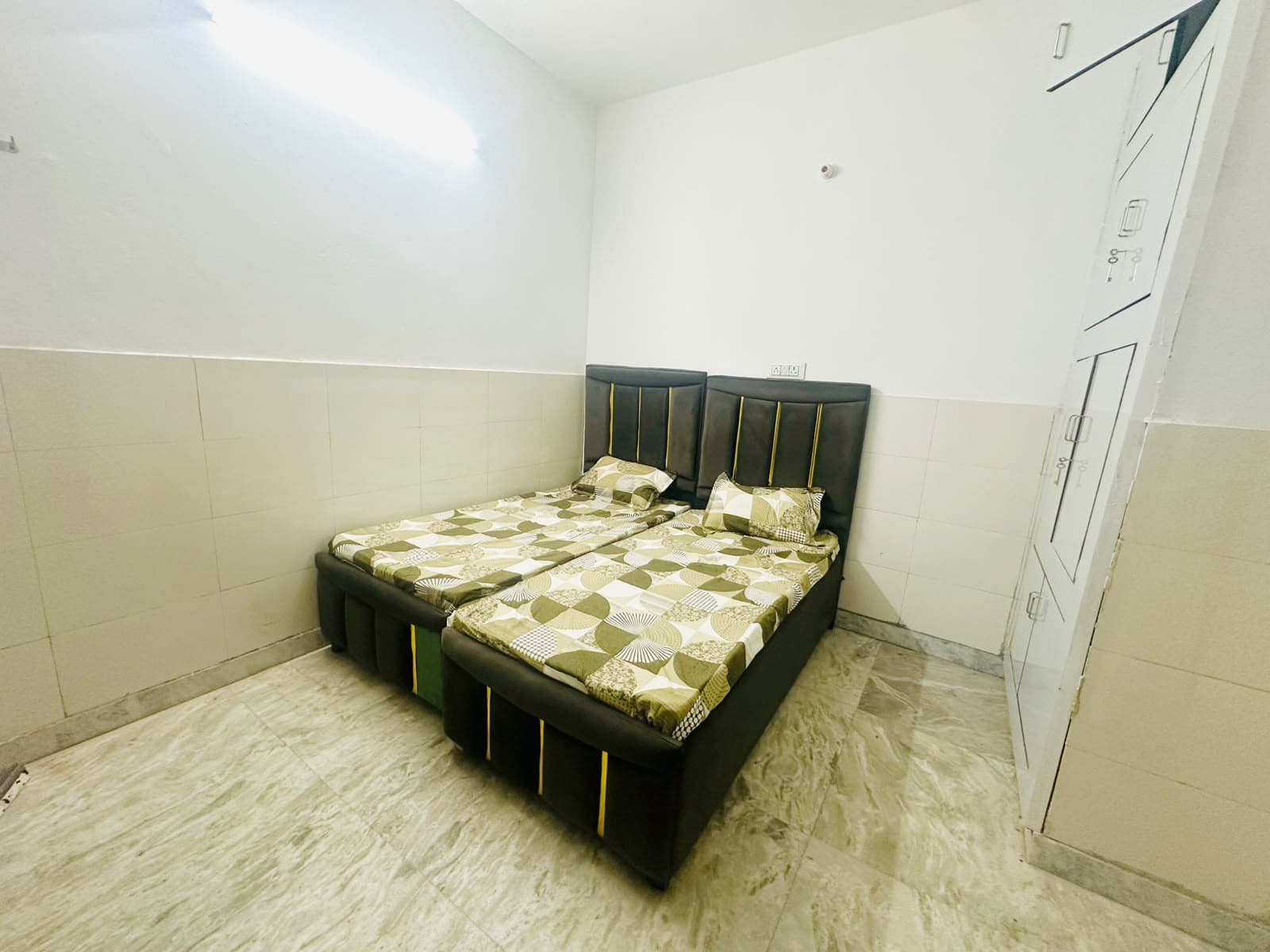 Luxury PG & Co-Living Space in Gurgaon Sector 20 (Single & Sharing)
